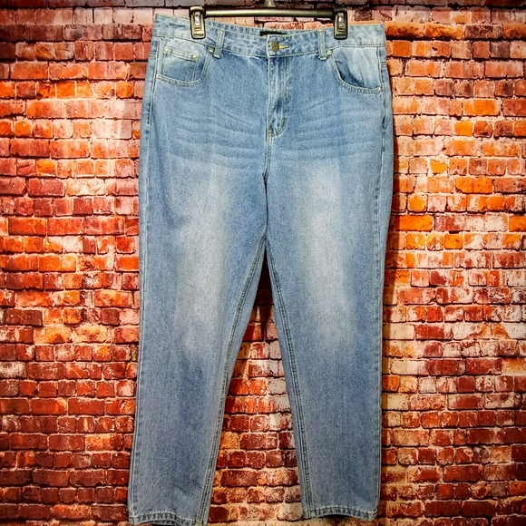 Pretty Little Thing Sz 12 High Rise Bum Rip Jeans - Picture 4 of 13